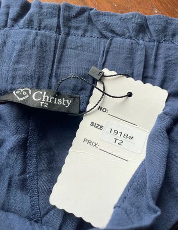 Short marine neuf de chez Christy