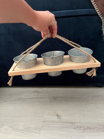 Ensemble 3 vases avec plateau maison du monde Pots métal gris avec anse Plateau avec emplacement pour y déposer les pots Corde pour suspendre accrocher  Cf photos pour dimensions