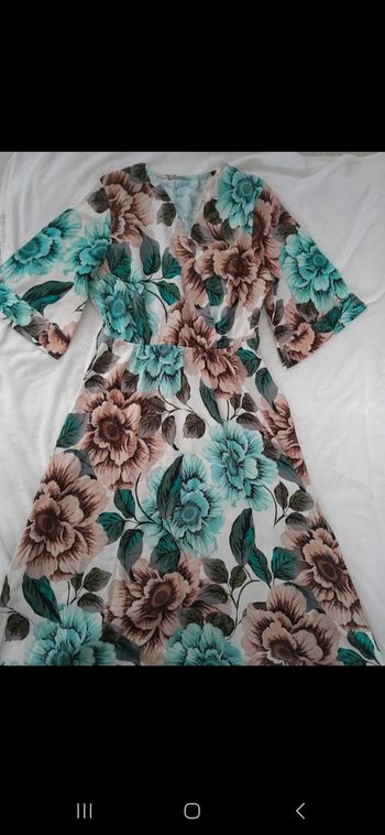 Robe longue à fleur turquoise taille 38 M