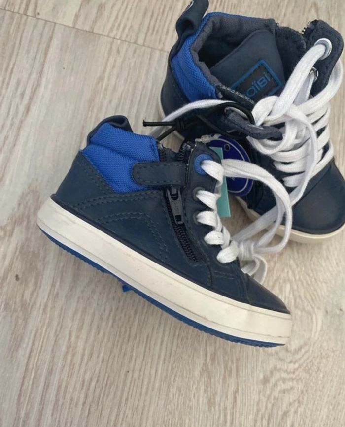 Chaussures montantes, marque Obaibi taille 20 neuve Zip sur le côté Okaidi - photo numéro 2