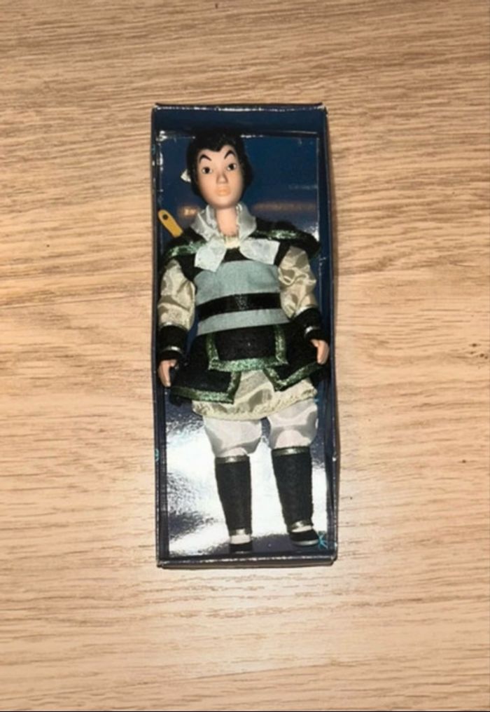 Poupée porcelaine Disney Mulan Soldat