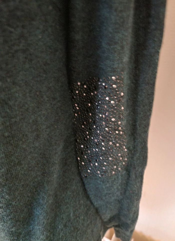 Pull vert col V neuf - photo numéro 8