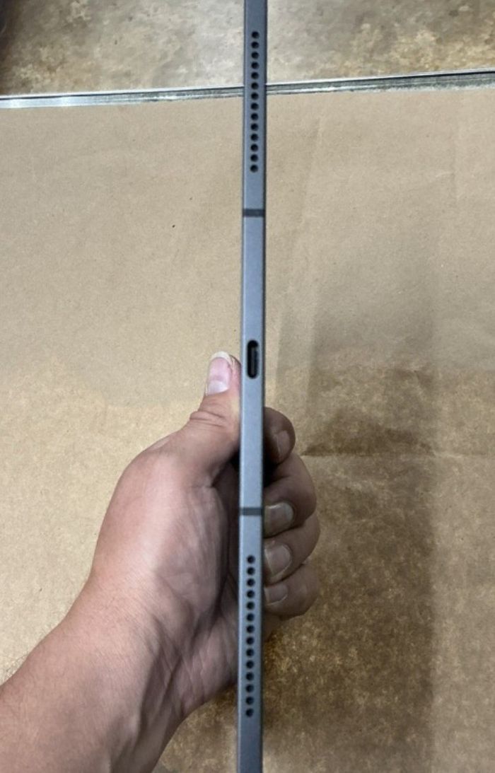 Apple iPad Pro 13 pouces M4 A2926 256 Go, Wi-Fi + 5G, 13 pouces, débloqué, batterie 100% en parfait
