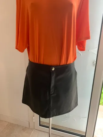 Only jupe courte simili cuir T XL
