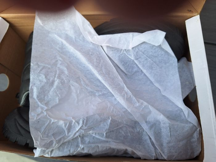 Chaussures de sécurité basses neuves pointure 43 - photo numéro 7