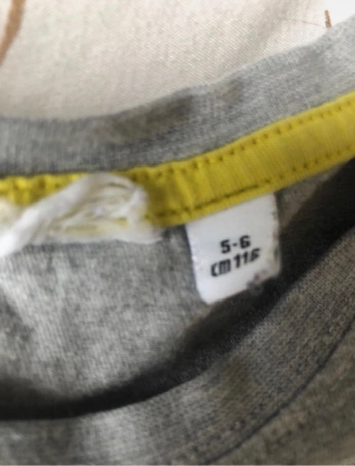 Pull fin pikachu Pokémon 6 ans - photo numéro 3