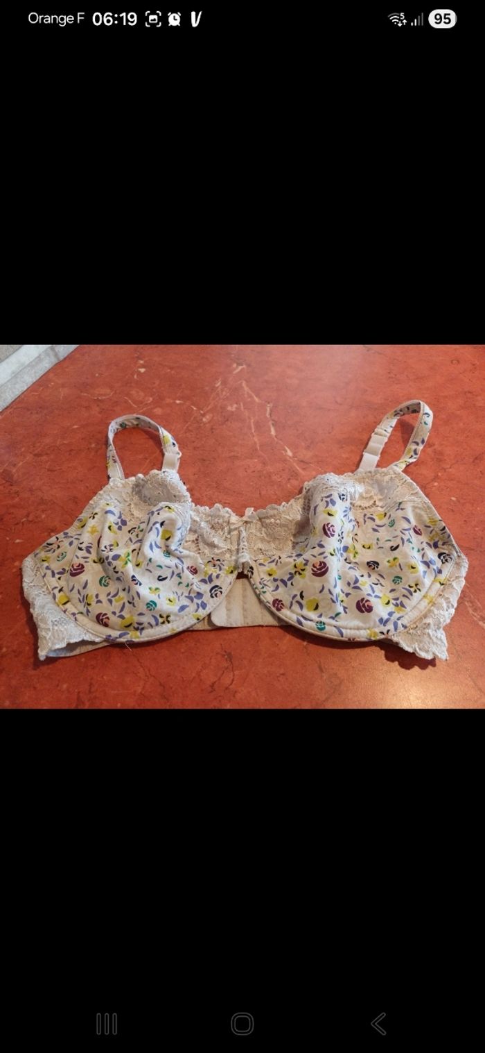 Soutien gorge taille 90E - photo numéro 1