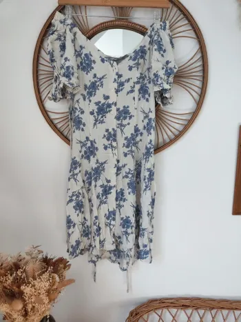 Robe fleurie col bardot