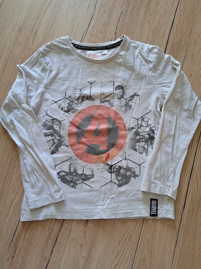 Tee-shirt manches longues taille 8 ans