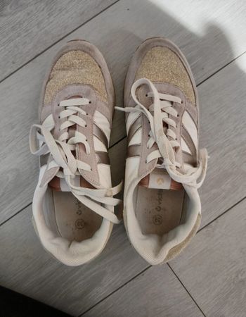 Baskets Victoria taille 39
