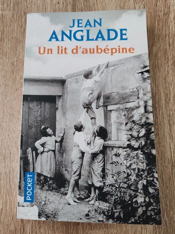 Jean Anglade 🟣 Un lit d'aubépine