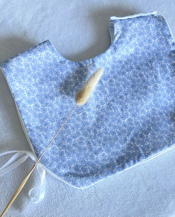 Bavoir plastron taille 3-6 mois en véritable liberty 