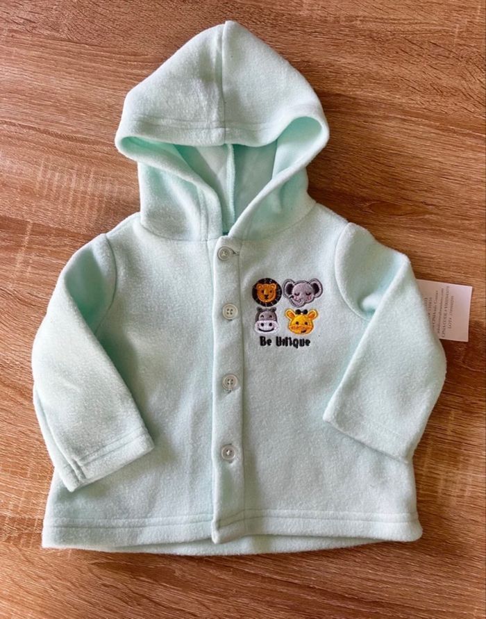 Veste à capuche 6/9 mois - photo numéro 1