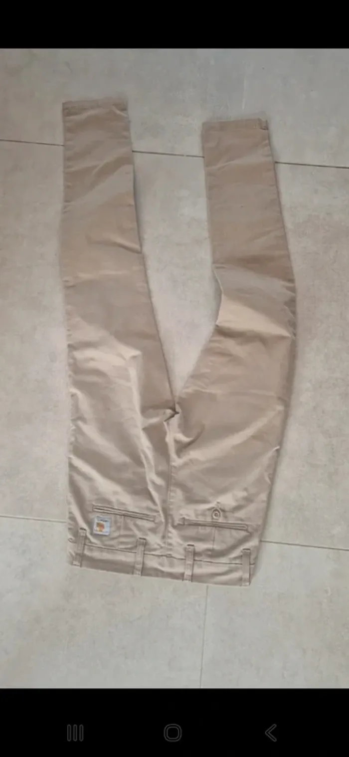 Chino beige carhartt beige taille xs Très bon étatChino beige carhartt beige taille xs Très bon état - photo numéro 3