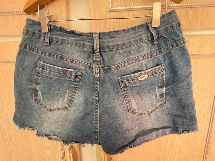 Short en jean brodé taille 40 - photo numéro 5