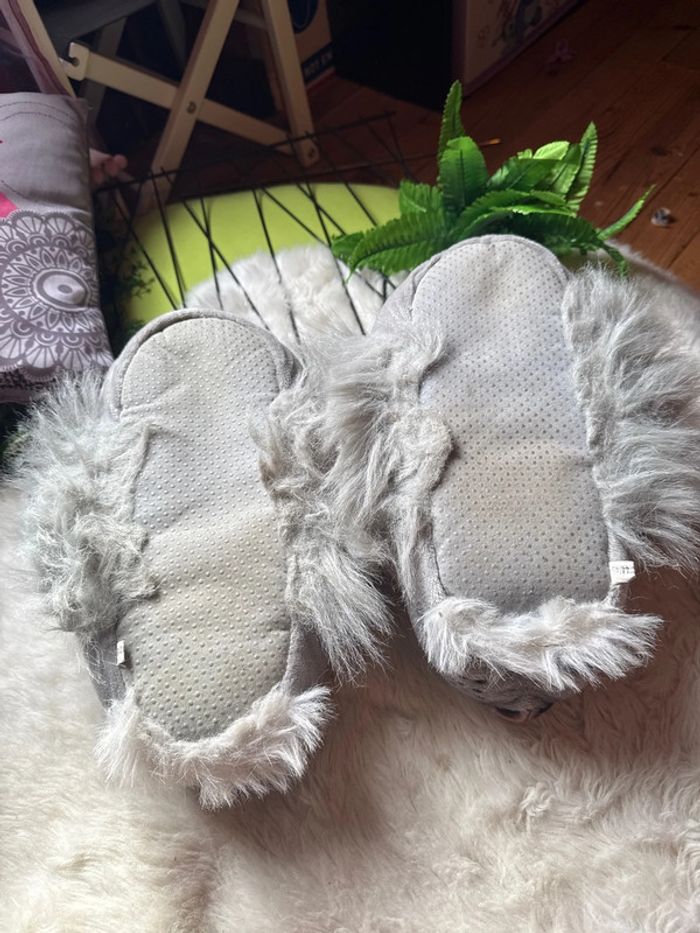 Chaussons Pantoufles Lion HOMME pointure 44 - 45 - photo numéro 3