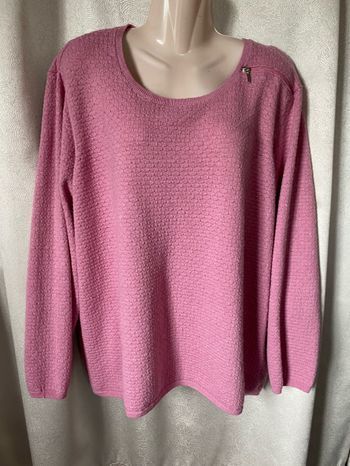 Très joli pull rose pailletée rose 14% laine 54/56 Damart