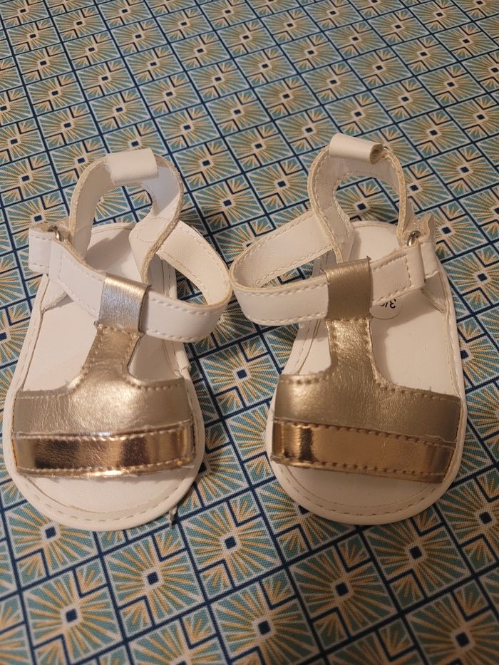 Sandalettes bébé