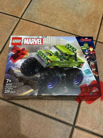 Set 76312 The hulk truck vs Thanos sans figurines