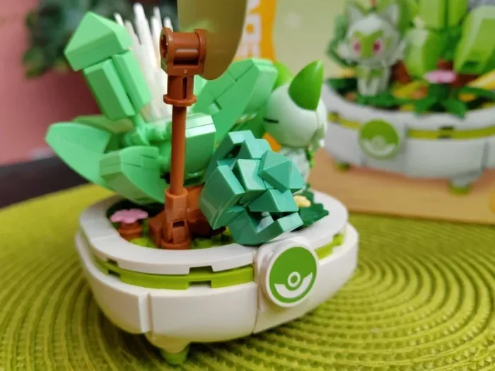 Figurine de construction, bloc (Mega - Lego) Pokémon, Poussacha ( Sprigatito ) - photo numéro 5