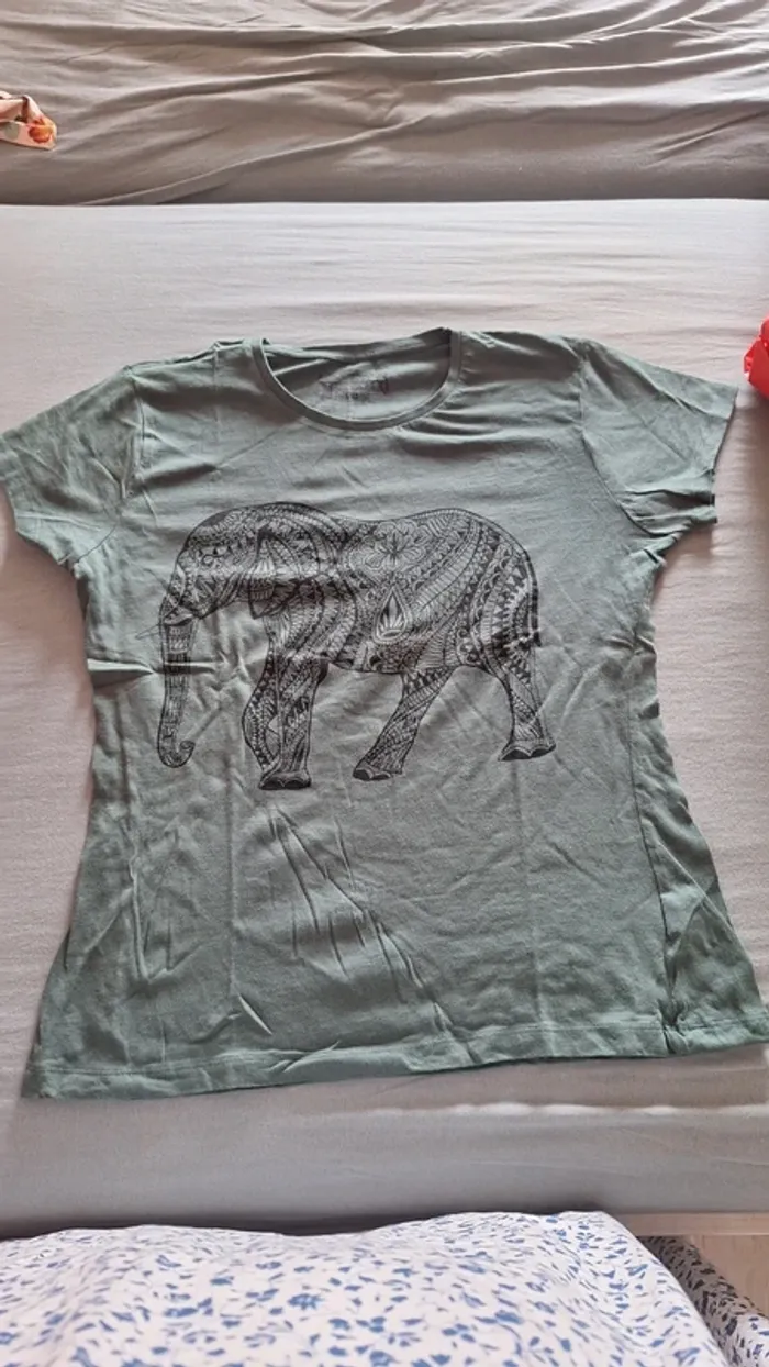 Tshirt elephant