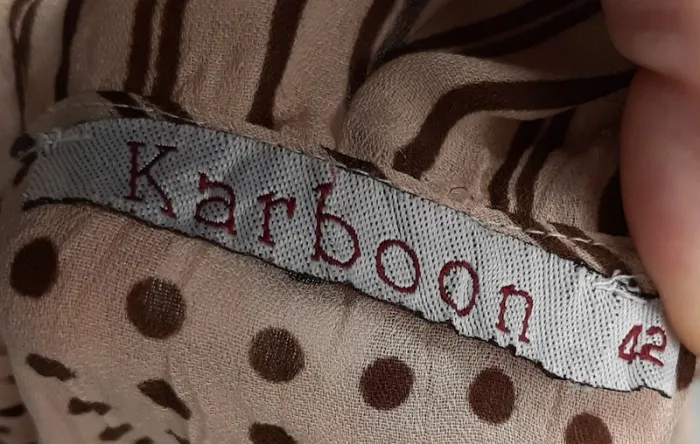 Très joli chemisier cache cœur Karboon avec froufrous et dentelle. - photo numéro 9