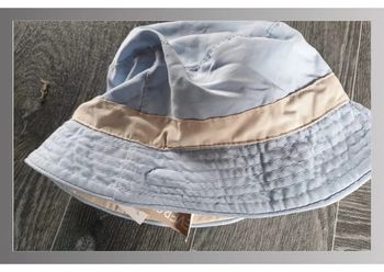 bob bébé réversible beige/bleu ciel 49cm