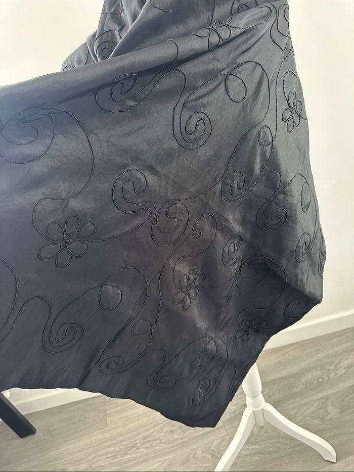 Châle étole noir broderies fleurs Vintage 75x140cm - photo numéro 5