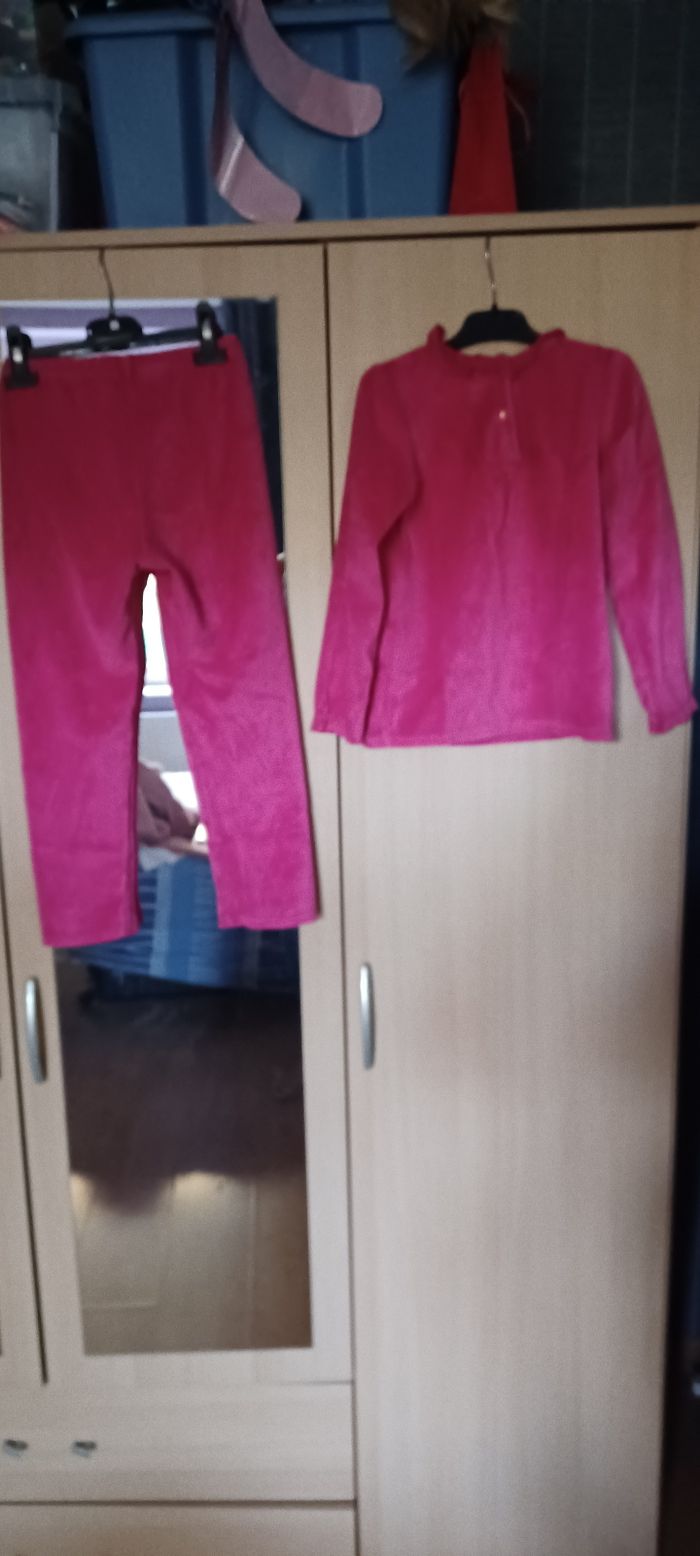 Très joli pyjama 2 pièces fille T 7 ans - photo numéro 6