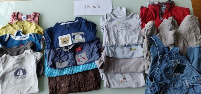 Lot de vêtements en 12 mois