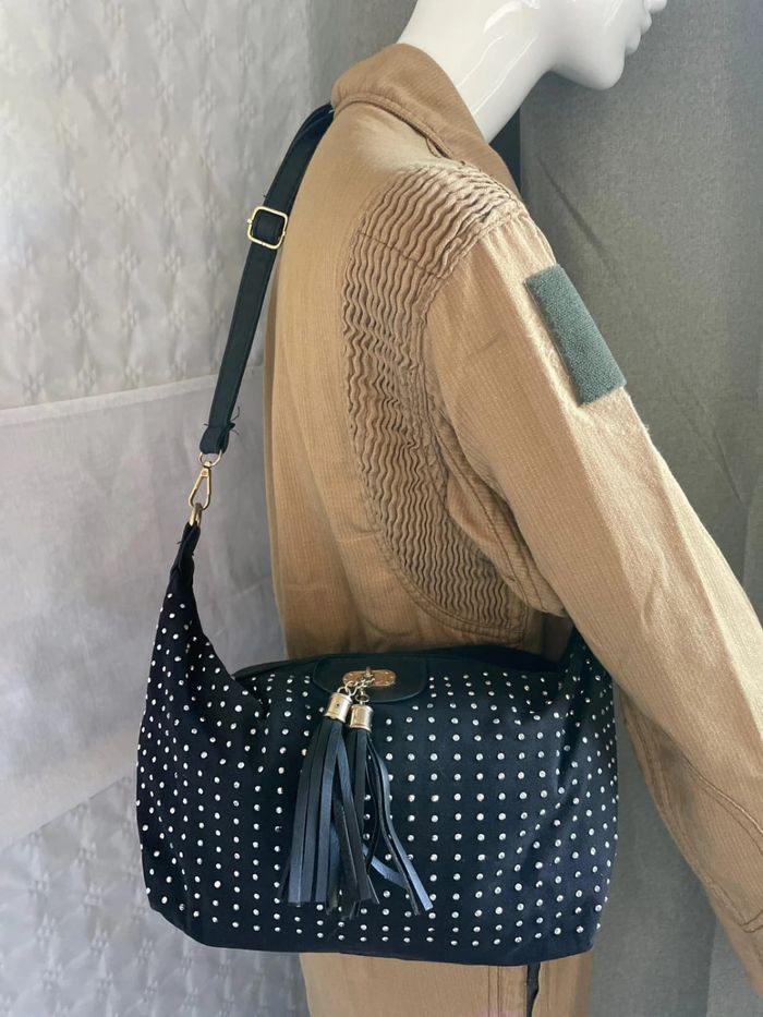 Sac noir strass - Très bon état - photo numéro 6