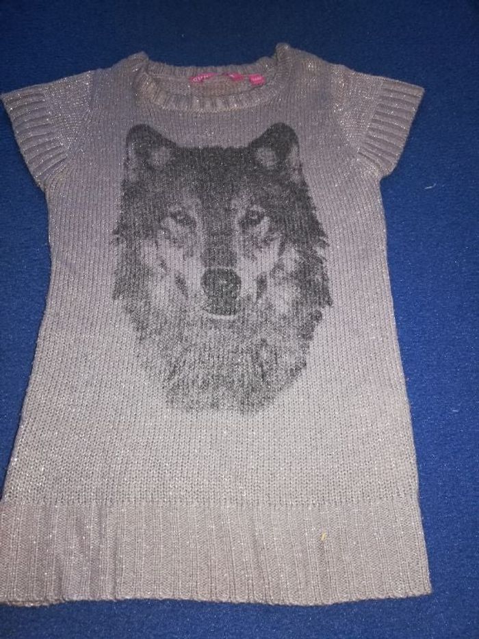 Pull à col rond manches courtes 3 ans.