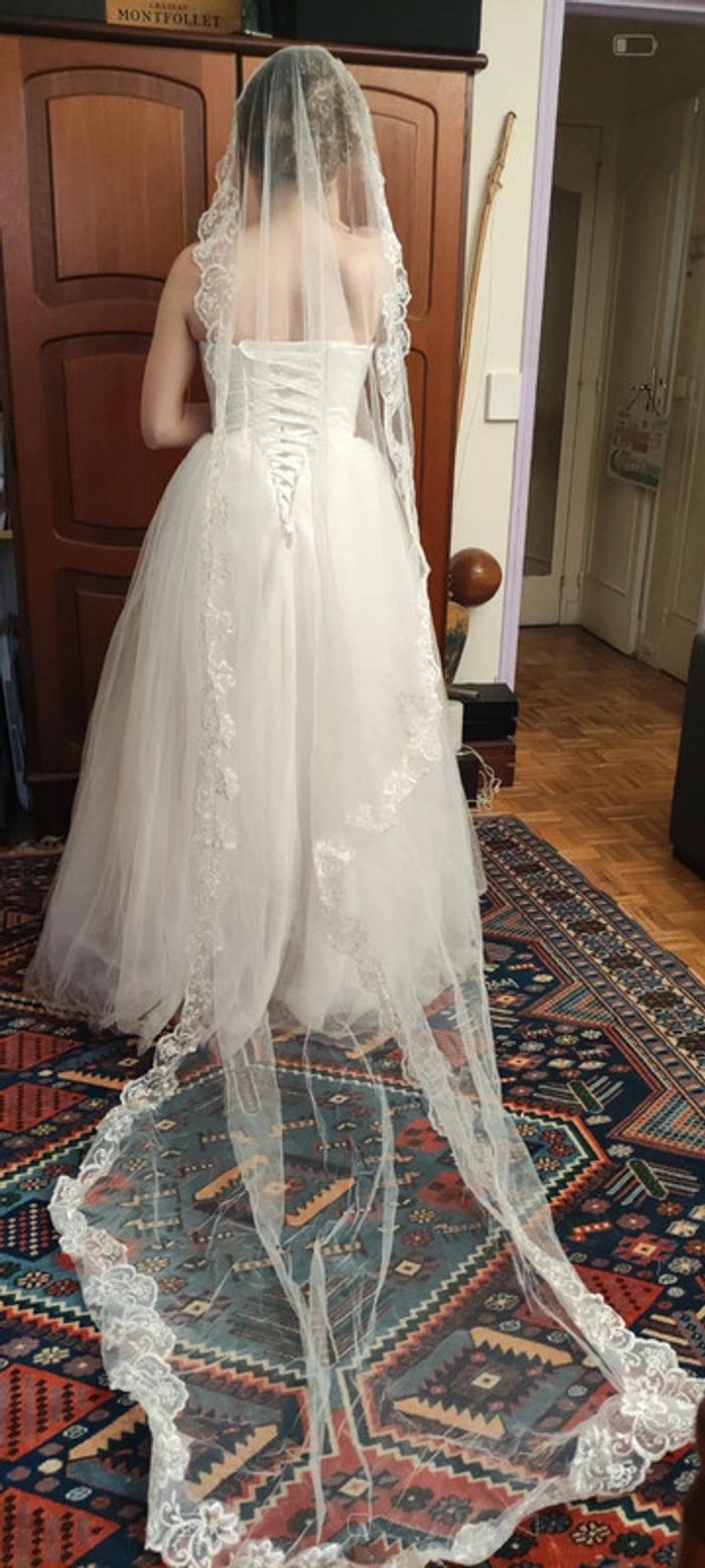 Robe de mariée bustier 36 "princesse" plumes et strass avec traîne et voile