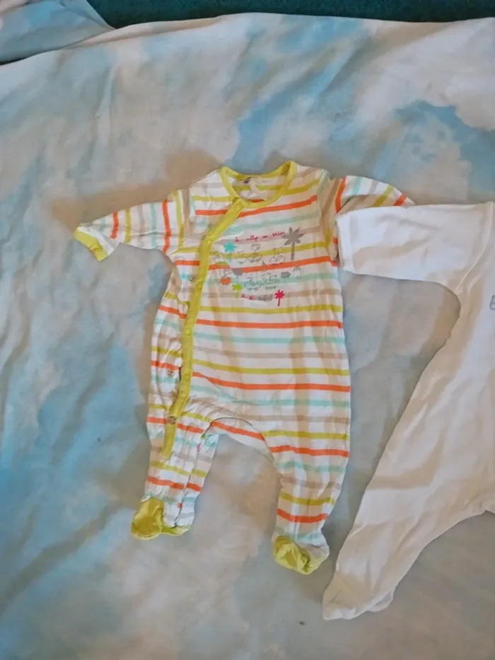 Pyjamas leger 3 mois - photo numéro 4