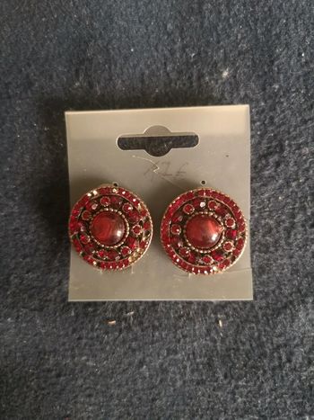 Jolis clips vintage à strass rouges