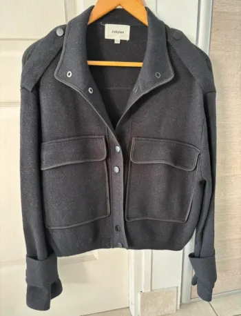 Manteau court en maille