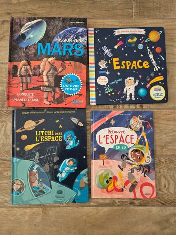 Lot de 4 livres sur la découverte de l'espace
