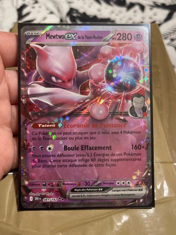 Carte Pokémon Mewtwo Ex de la Team Rocket 081/182