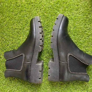 Bottines chelsea noir cloutées taille 38 chaussea