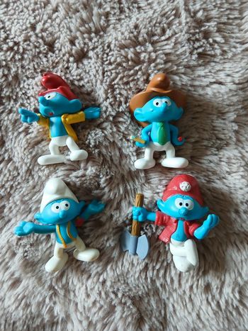Lot de 4 figurines schtroumpf