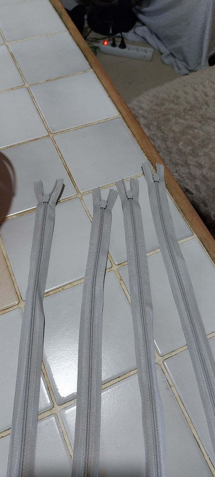 Fermeture éclair grise - photo numéro 7