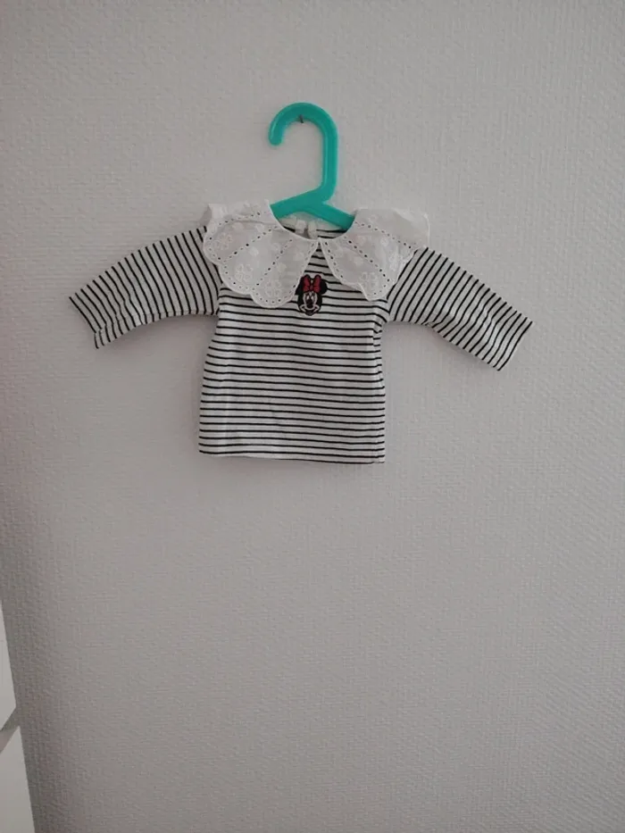 T-shirt Minnie Disney taille 3 mois