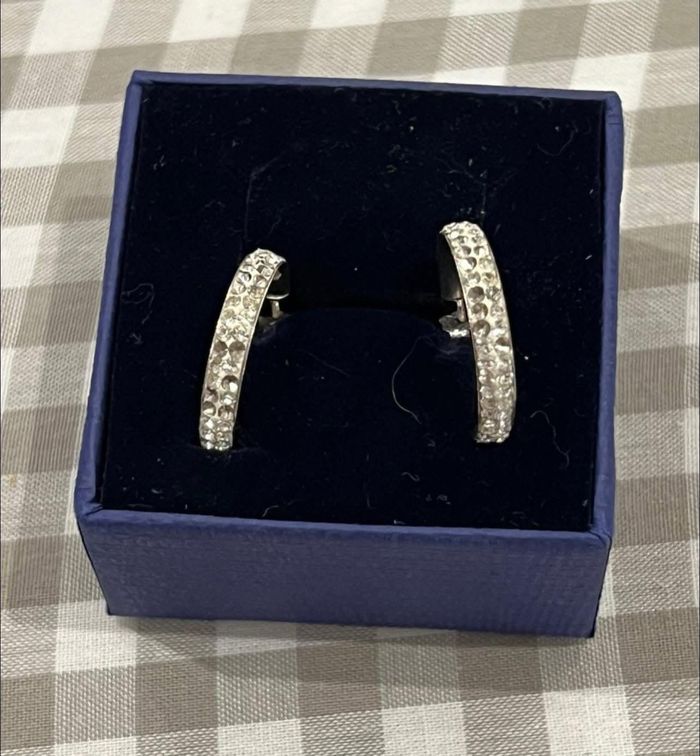 Boucles d’oreilles Swarovski bon état - photo numéro 3