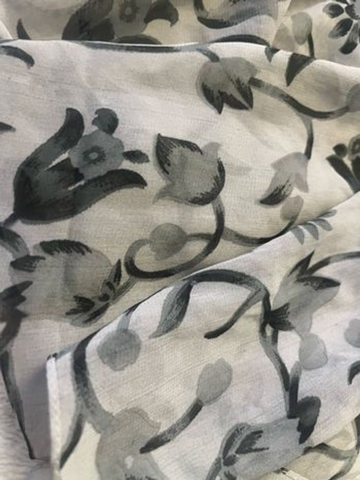 Foulard gris et noir - photo numéro 2