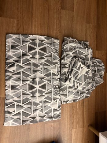 drap housse et tête d’oreille