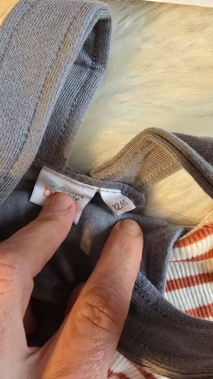 NEUF (non portés)🏷💙 🤩😍SUPERBE ensemble mickey : salopette et teeshirt mc 12 mois garçon💙 - photo numéro 4