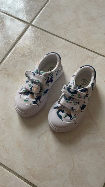 Baskets en toile dinosaure pointure 20