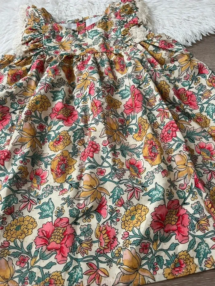 Robe à fleurs - photo numéro 2