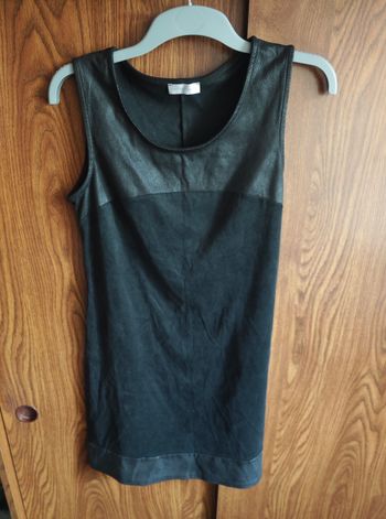Robe noir taille 40 effet cuir et velours 