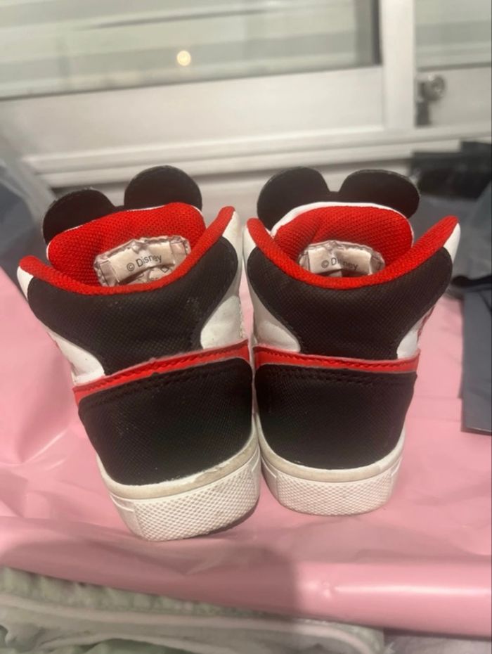 Basket Mickey taille 21 - photo numéro 2